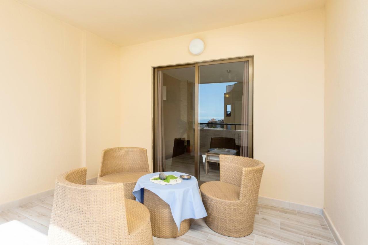Tropic Apartments En Castle Harbour Los Cristianos  Exterior foto
